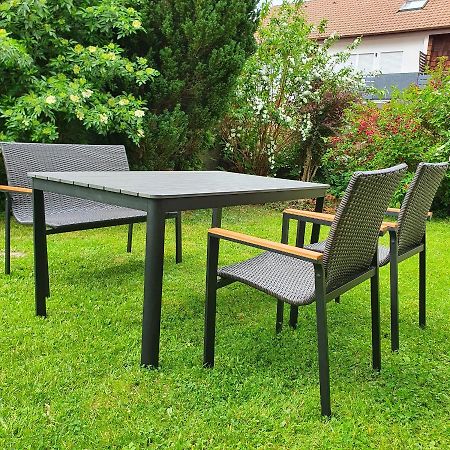 Alte Backstube - Ferienwohnung Huettenstube Und Ferienzimmer Auszeit Erkenbrechtsweiler エクステリア 写真