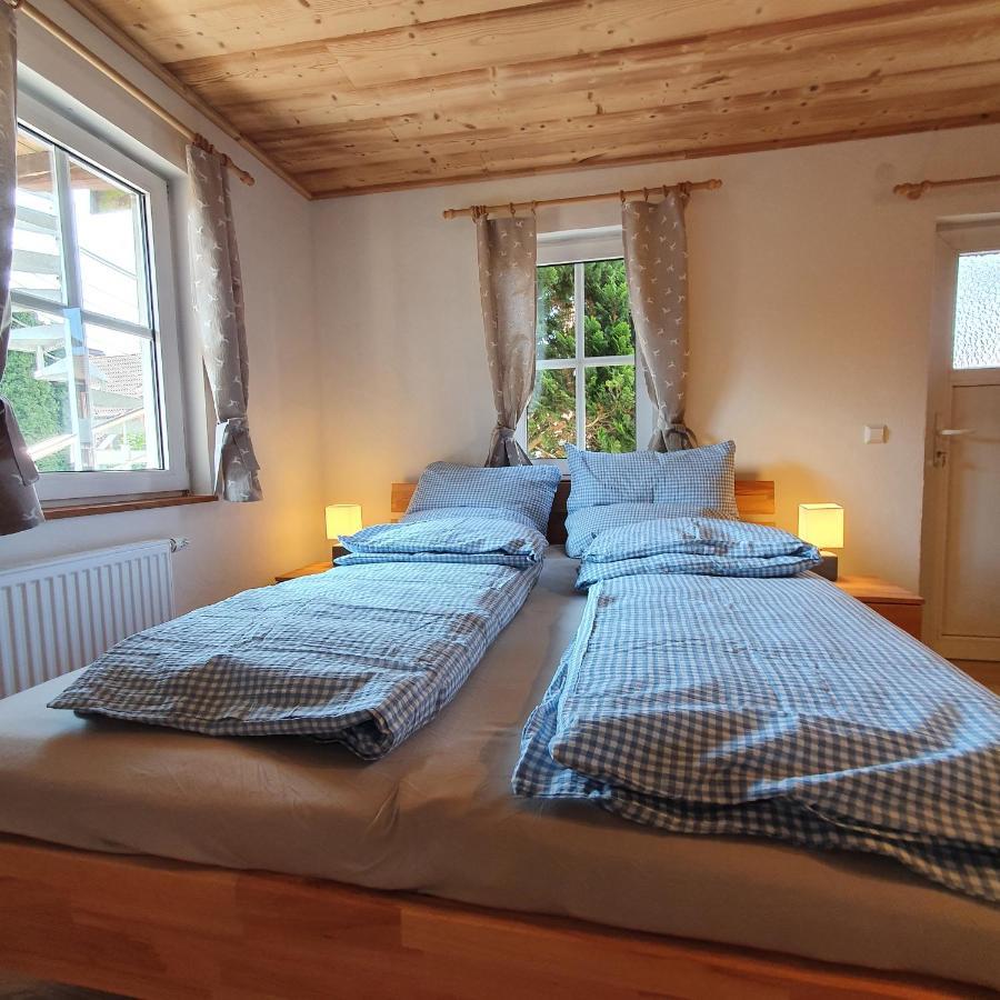 Alte Backstube - Ferienwohnung Huettenstube Und Ferienzimmer Auszeit Erkenbrechtsweiler エクステリア 写真