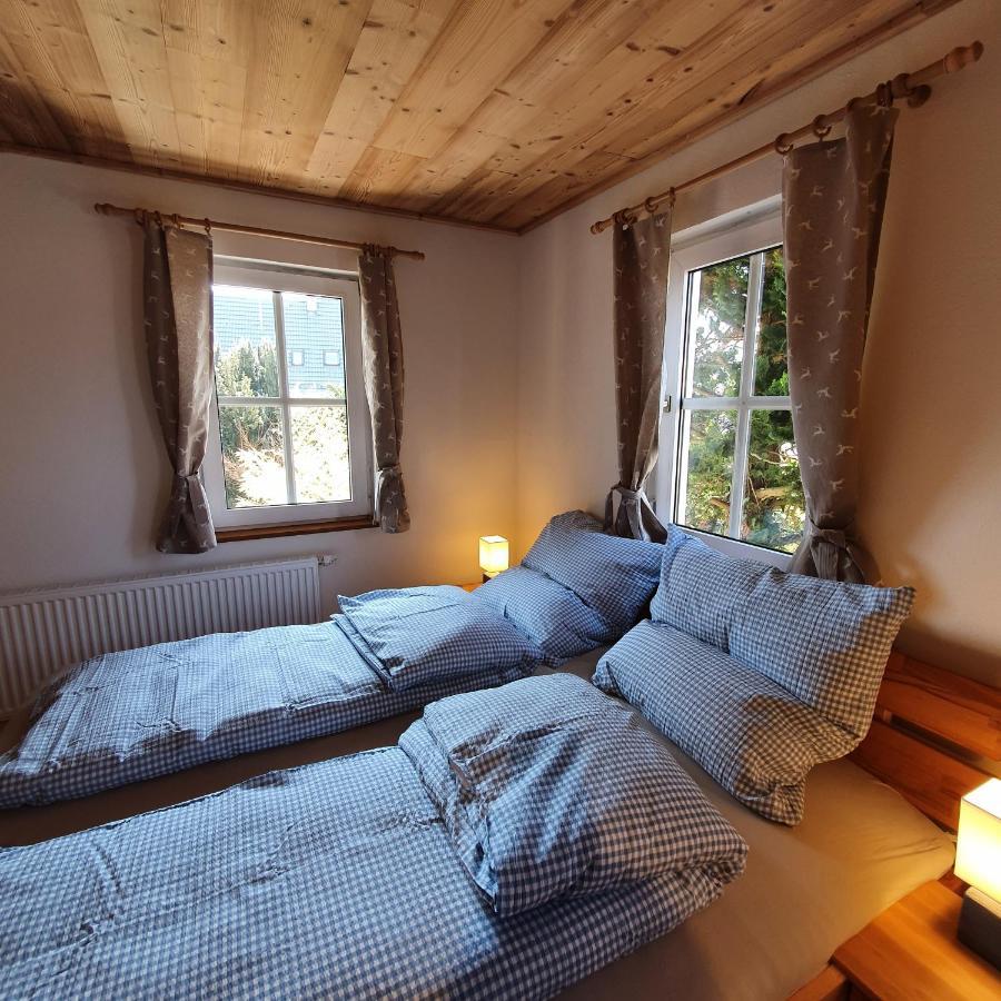 Alte Backstube - Ferienwohnung Huettenstube Und Ferienzimmer Auszeit Erkenbrechtsweiler エクステリア 写真
