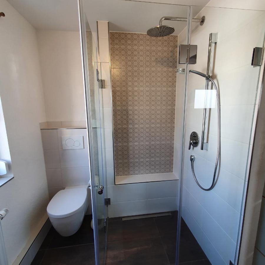 Alte Backstube - Ferienwohnung Huettenstube Und Ferienzimmer Auszeit Erkenbrechtsweiler エクステリア 写真