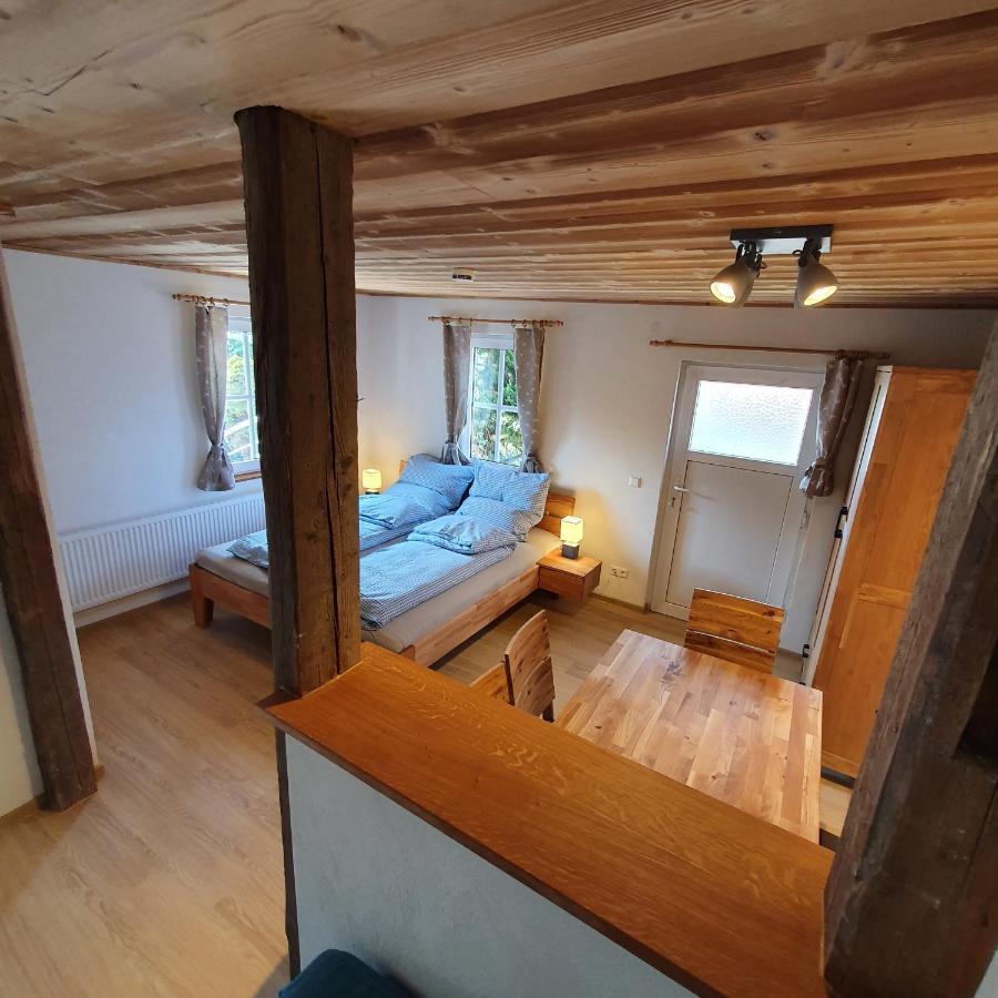 Alte Backstube - Ferienwohnung Huettenstube Und Ferienzimmer Auszeit Erkenbrechtsweiler エクステリア 写真