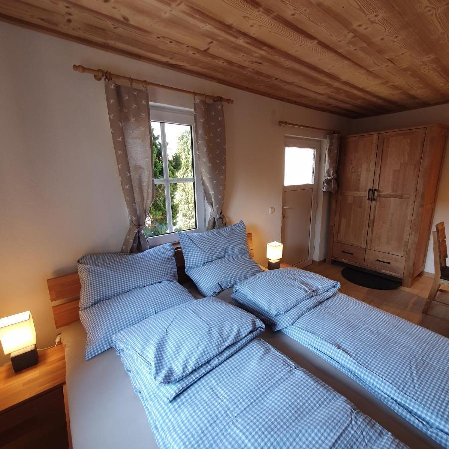 Alte Backstube - Ferienwohnung Huettenstube Und Ferienzimmer Auszeit Erkenbrechtsweiler エクステリア 写真