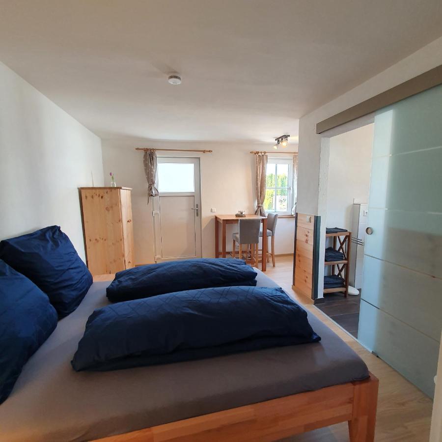 Alte Backstube - Ferienwohnung Huettenstube Und Ferienzimmer Auszeit Erkenbrechtsweiler エクステリア 写真