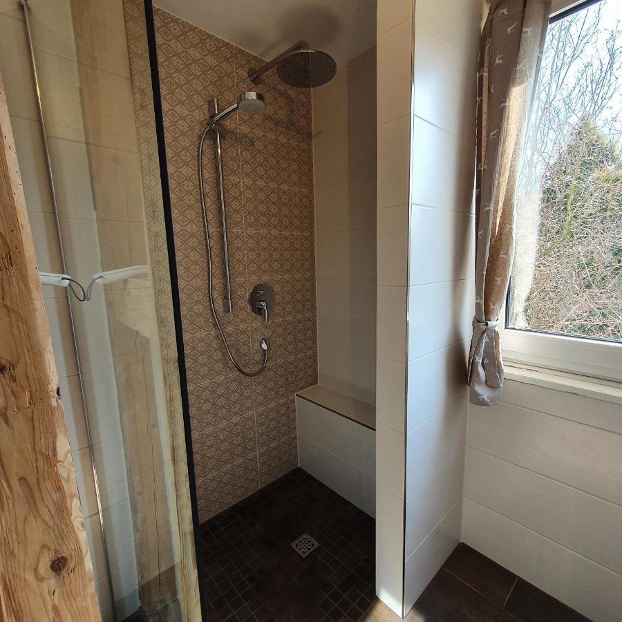 Alte Backstube - Ferienwohnung Huettenstube Und Ferienzimmer Auszeit Erkenbrechtsweiler エクステリア 写真